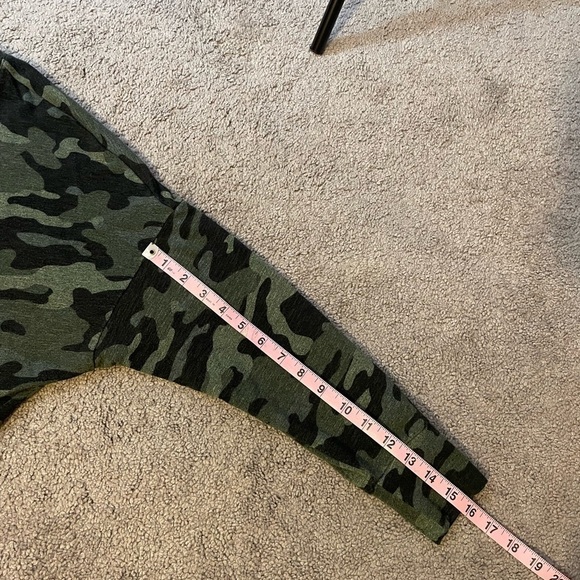 EXPRESS Camo Print Scoop Neck Cropped Long Sleeve Sweater- SEE MEASUREMENTS - Picture 8 of 8